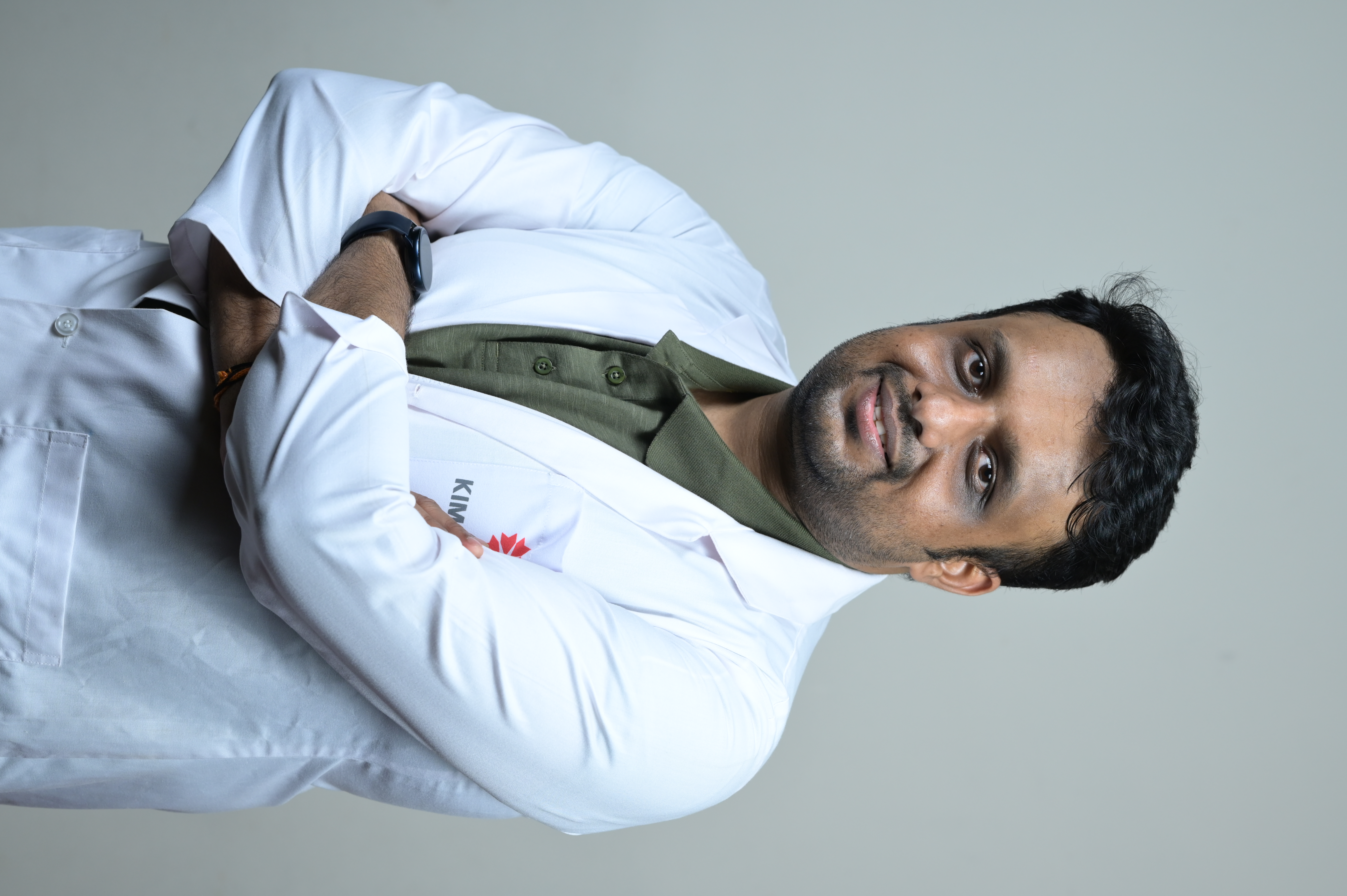 Dr. Ravi  Aravind